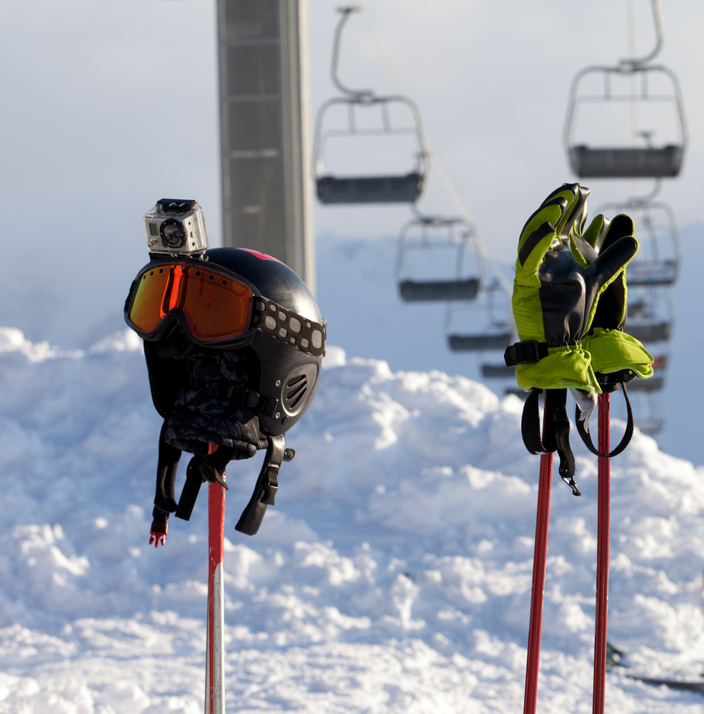 滑雪装备新擂台看谁能抢占“雪山版图”(图2)