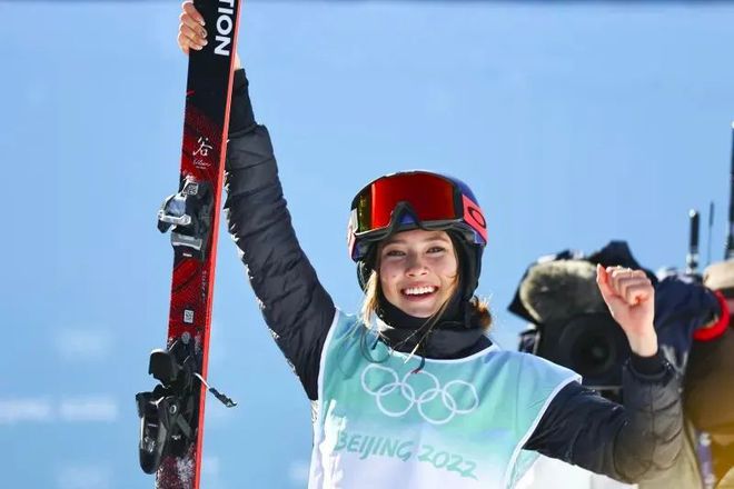 谷爱凌再夺金牌苏翊鸣今天18岁！冠军同款滑雪装备都有哪些品牌(图35)