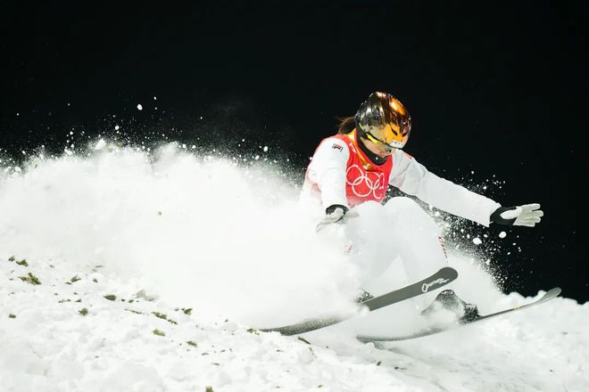 谷爱凌再夺金牌苏翊鸣今天18岁！冠军同款滑雪装备都有哪些品牌(图66)