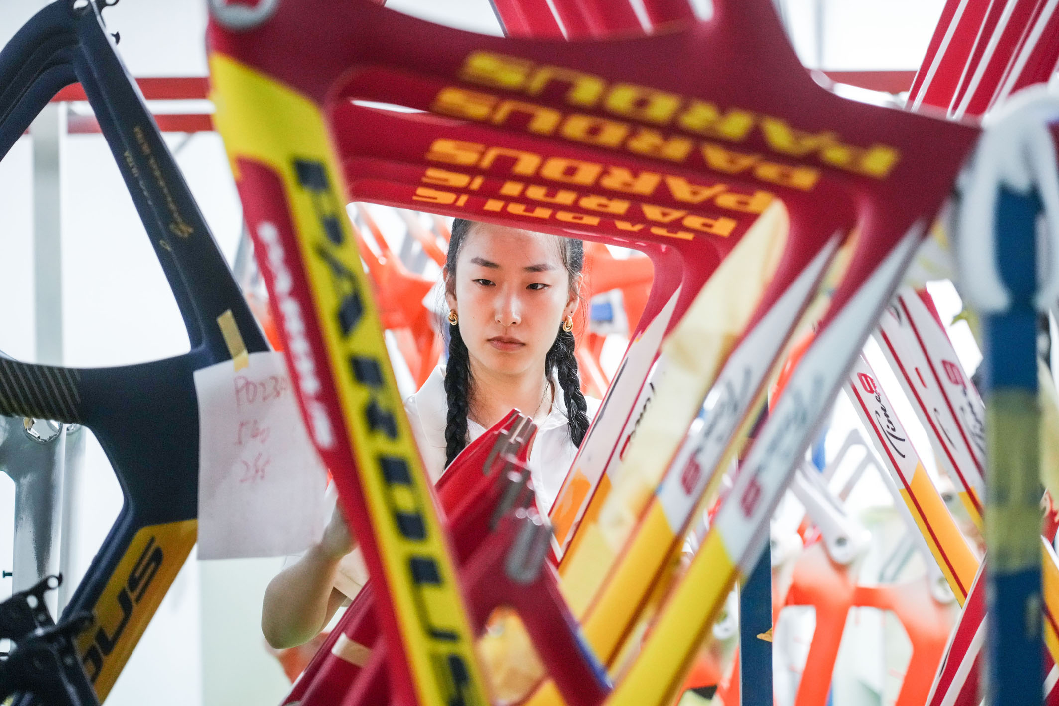 是赛场也是市场(图2)