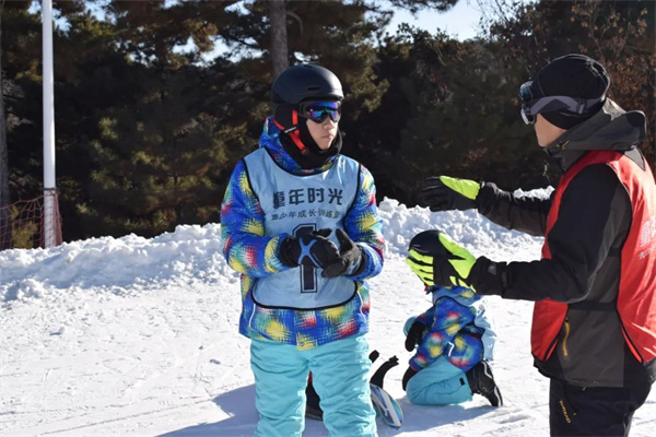 「黑龙江户外」2024哈尔滨童年时光亚布力滑雪冬令营（5天）做一名驰骋雪场的雪域精灵(图8)