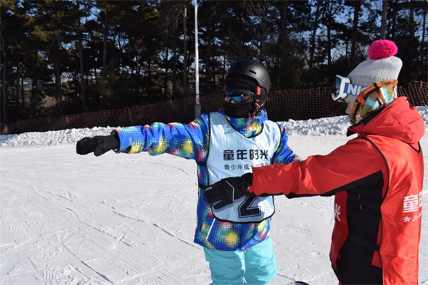 「黑龙江户外」2024哈尔滨童年时光亚布力滑雪冬令营（5天）做一名驰骋雪场的雪域精灵(图9)
