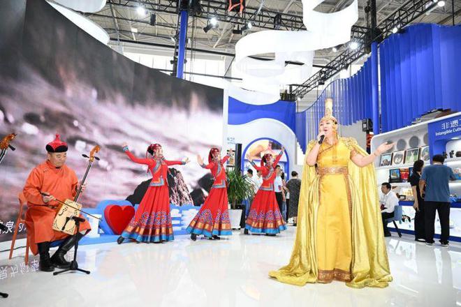第八届内蒙古文化产业博览交易会乌兰察布展区成果综述(图2)