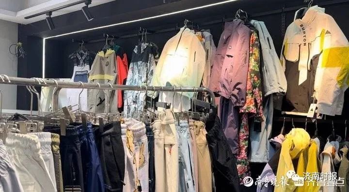卖爆了三件套今冬畅销济南：有门店一个雪季营业额破百万元_泉城新闻_大众网(图4)