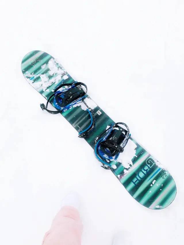 滑雪应该提前准备些什么？看这一篇就够了！最全滑雪攻略来了！(图1)