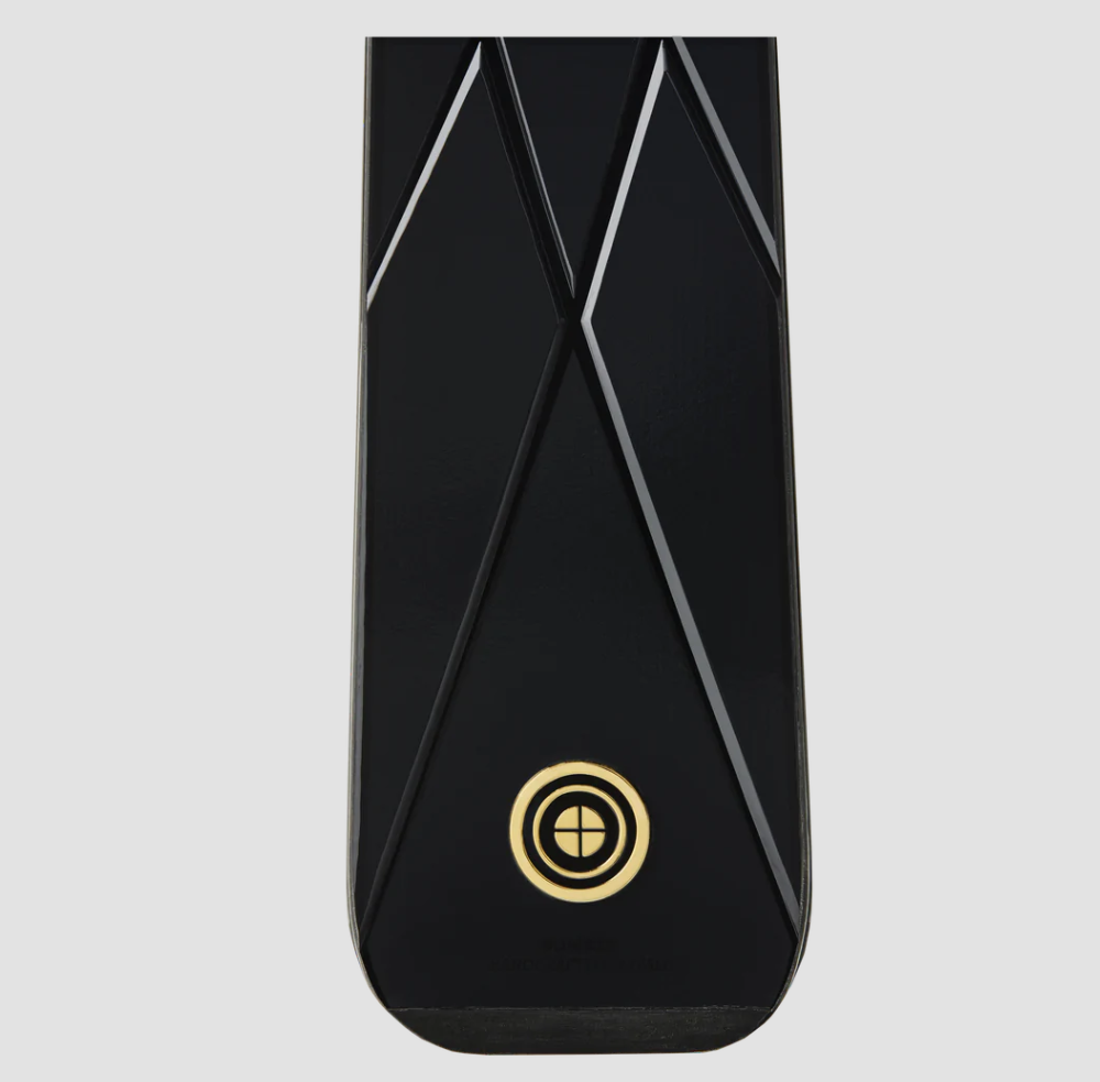 最低28万元！宾利推出滑雪用具：造型奢华会买的都是土豪？(图3)