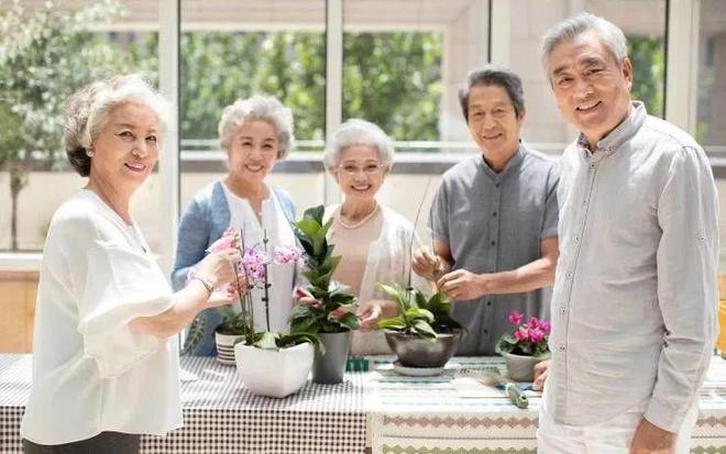 “超越百岁”与银发经济(图4)