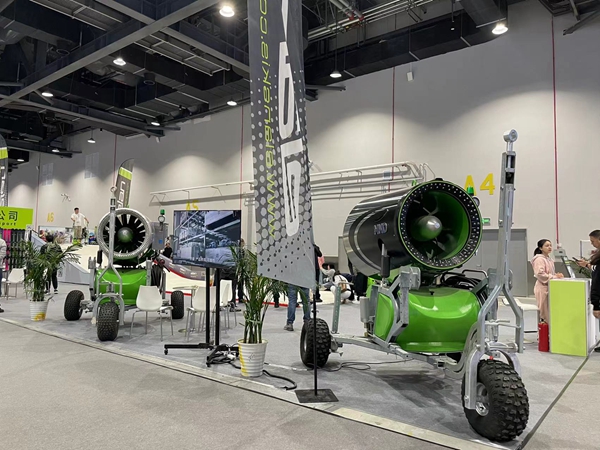 聚全球资源展冰雪未来2024国际冬季运动（北京）博览会在首钢举行(图2)