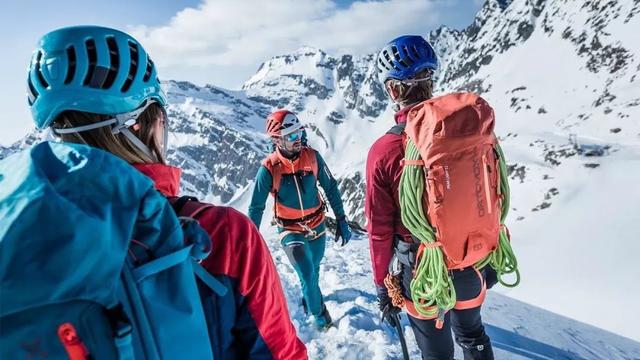 滑雪人必备！最全滑雪装备清单！(图15)