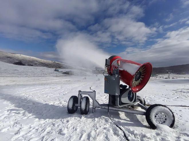 倒计时!牙克石凤凰山滑雪场30台造雪机“马力全开”造雪不停歇(图3)