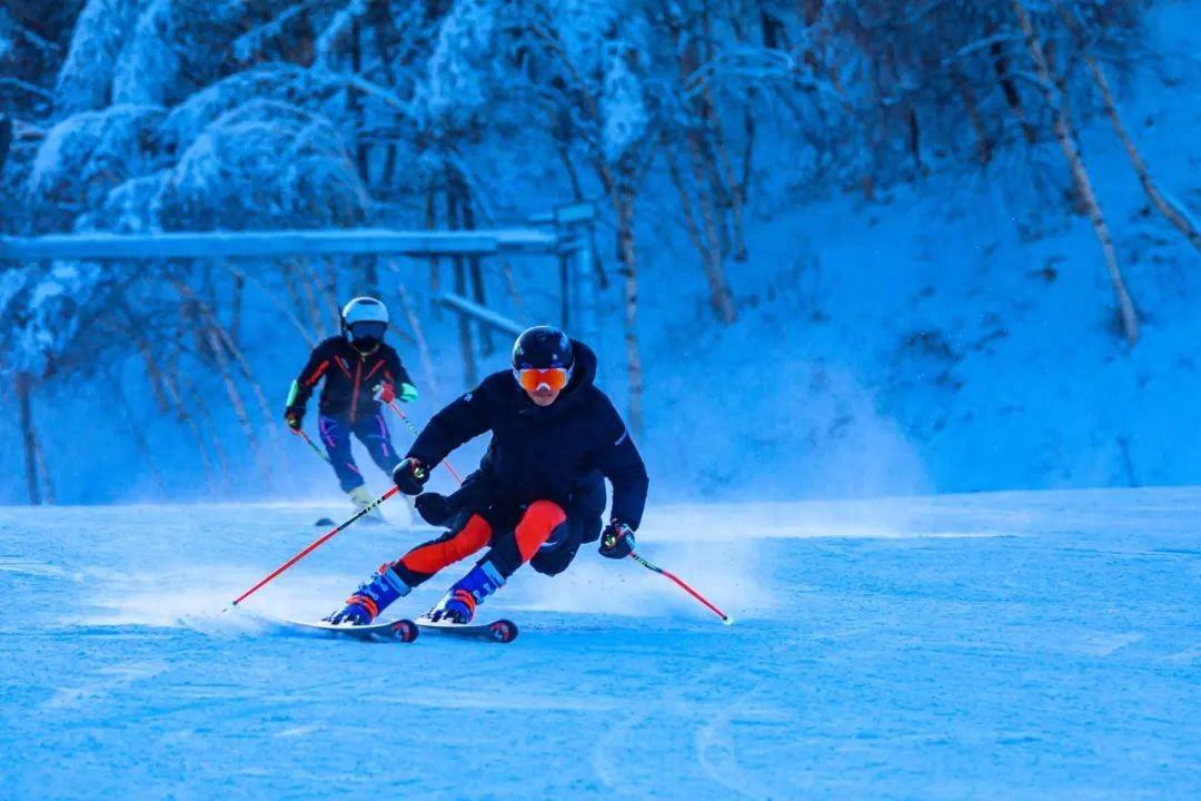 滑雪市场新蓝海丨EJEAS专业滑雪对讲机S2全球代理火热招商中(图1)