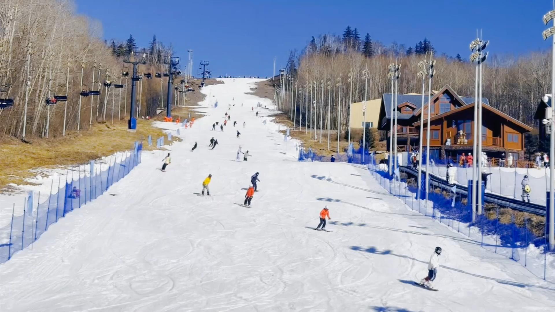 长白粉雪等你来!长白山和平滑雪场2024-2025新雪季今日正式开板(图4)