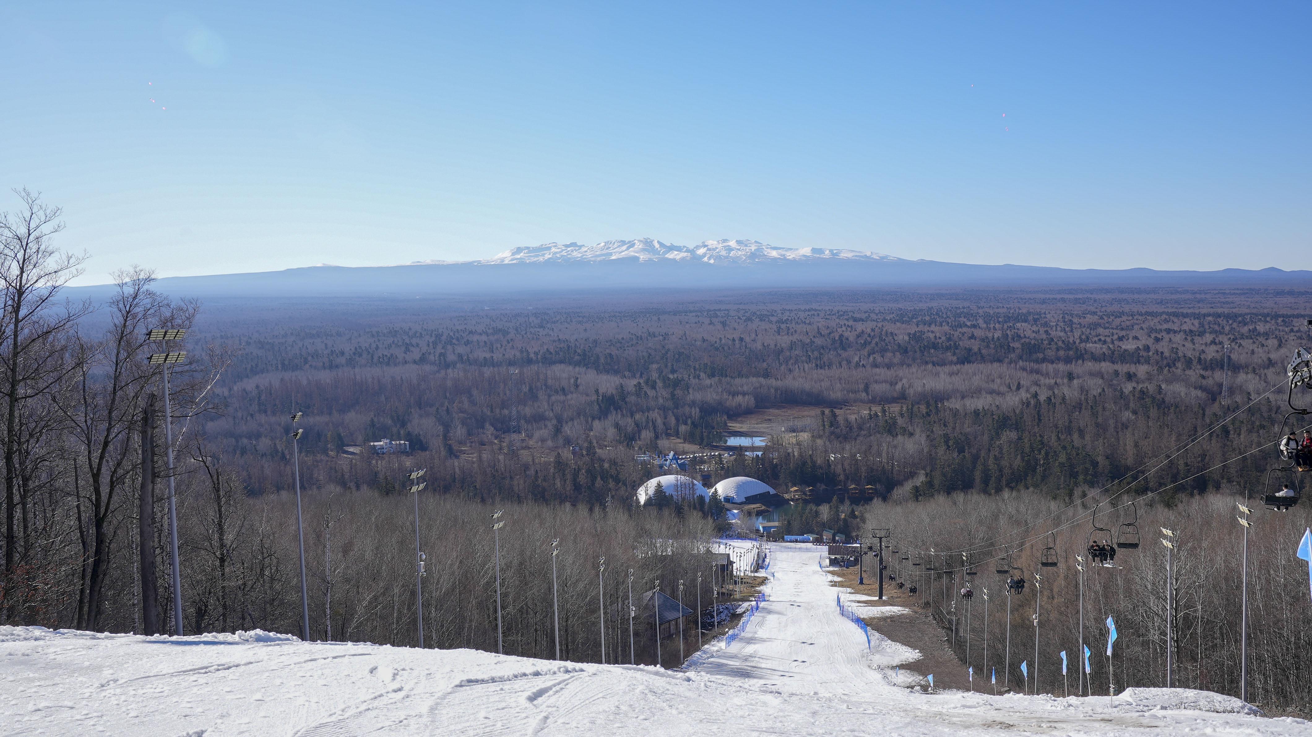 长白粉雪等你来!长白山和平滑雪场2024-2025新雪季今日正式开板(图6)