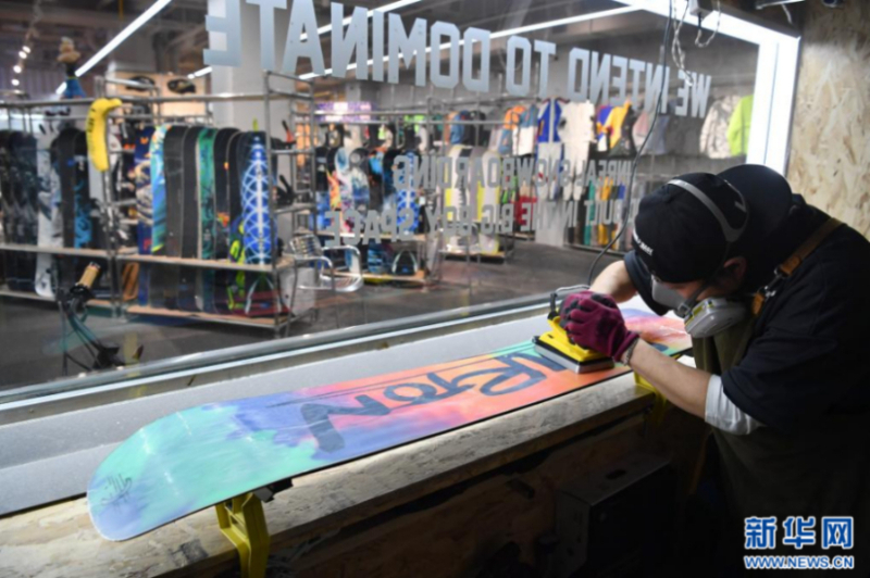 新华网财经观察丨冰雪“热”带来新风口(图1)