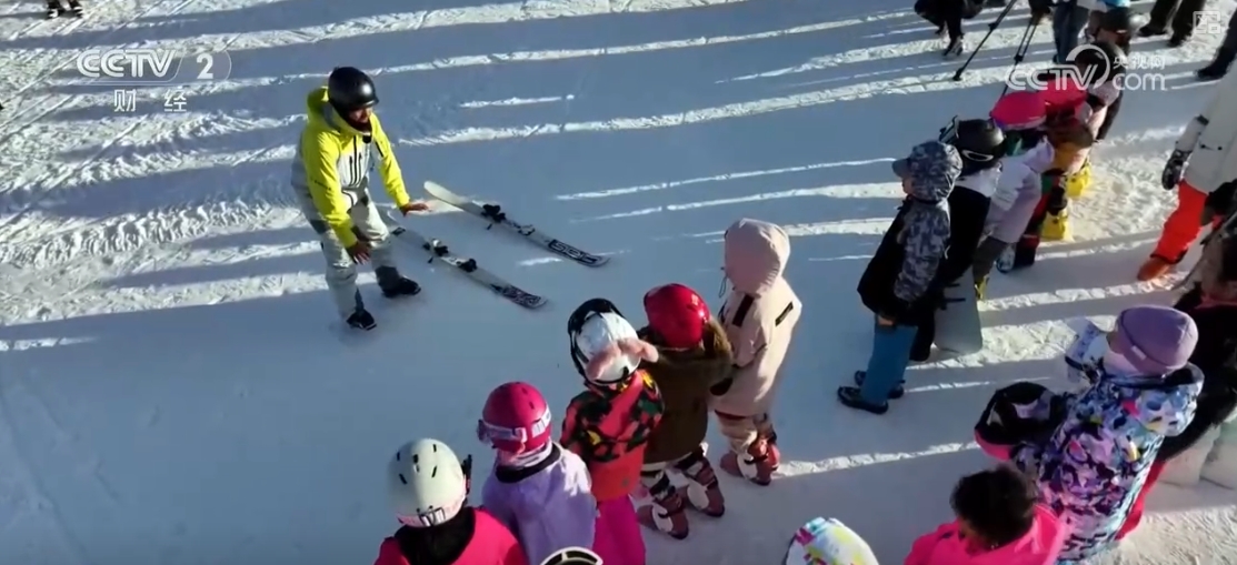 “滑雪+旅游”“滑雪+赛事”美食”……“冷冰雪”助燃“热经济”(图15)