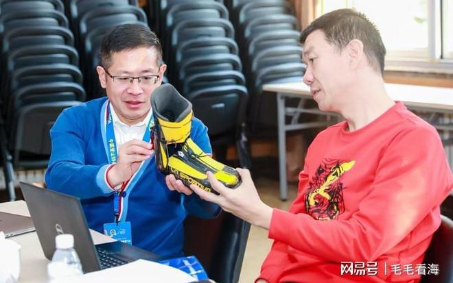 滑雪登山装备精确到克中国队瞄准冬奥领奖台(图1)