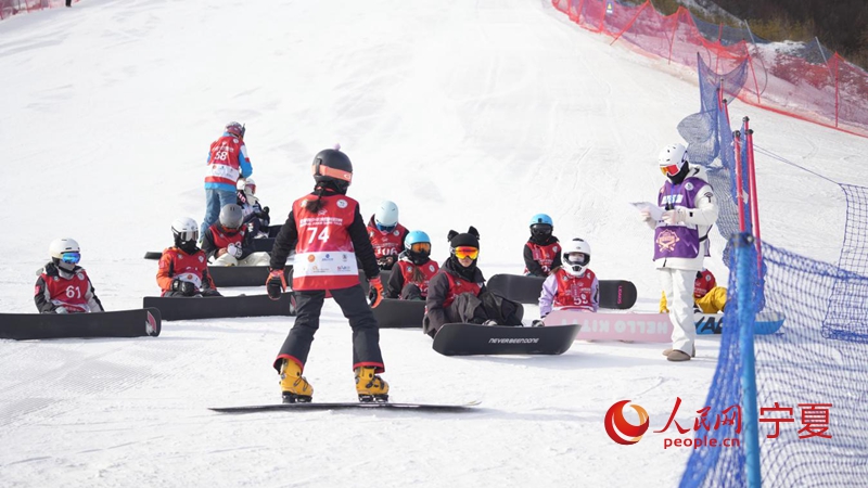 全国青少年滑雪巡回赛（宁夏站）启幕(图1)
