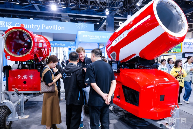 冰雪奇遇“冀”｜国产冰雪装备崛起张家口忙“出海”(图1)