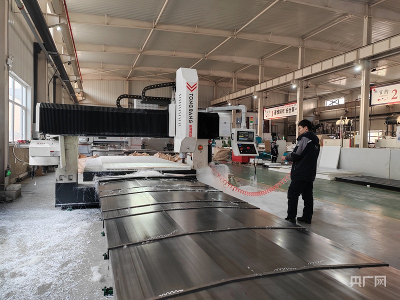 冰雪奇遇“冀”｜国产冰雪装备崛起张家口忙“出海”(图2)