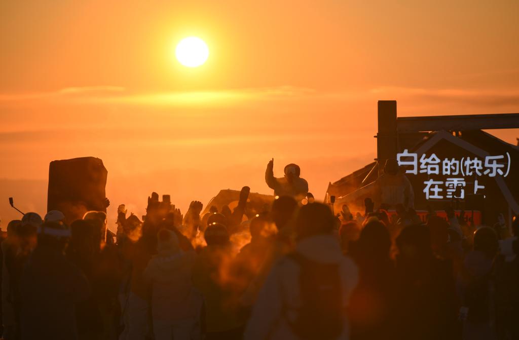 冰雪深处：昔日苦寒地化作金银山——文化润疆的体育实践之三(图1)