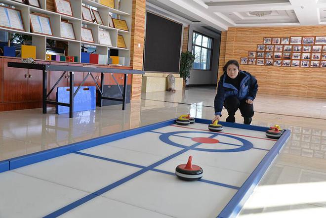 仿真冰板、模拟滑雪器……宁津23类冰雪运动产品年产值超30亿元(图1)