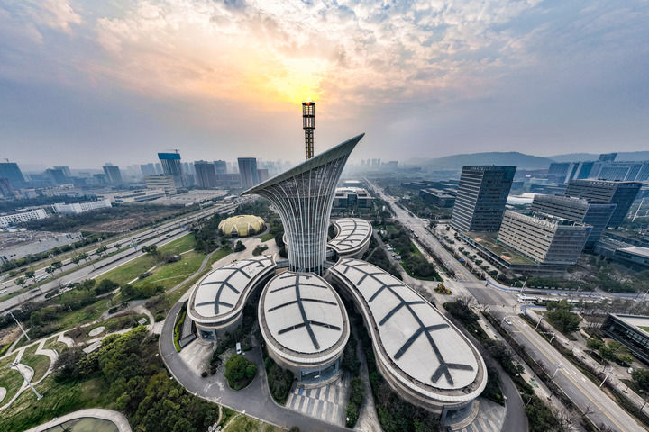 推動新舊動能平穩接續轉換——各地各部門深入踐行“五個必須統籌”述評之三(图10)