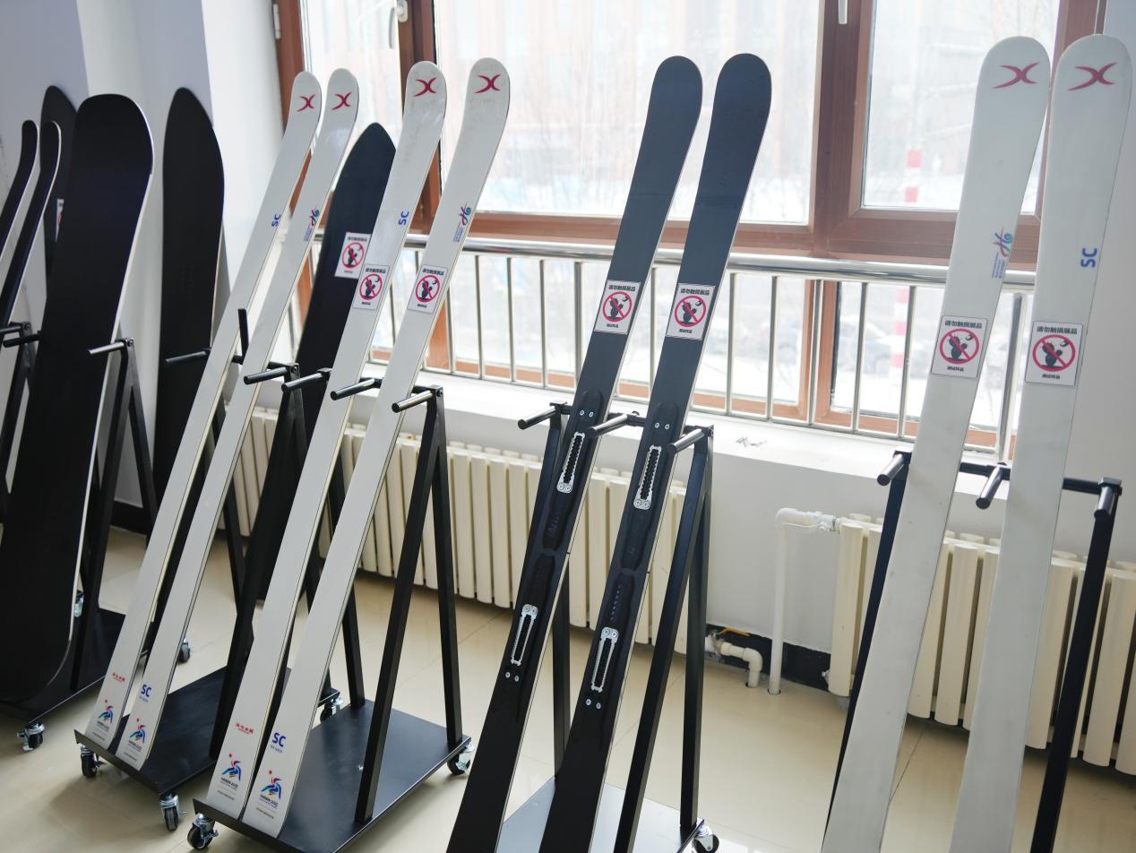 冰雪欢腾新品发布：中国冰雪装备迈上世界舞台(图4)