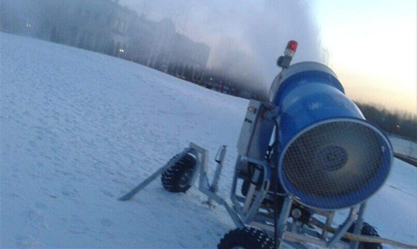 造雪机和天然降雪相比有哪些优点呢？(图1)