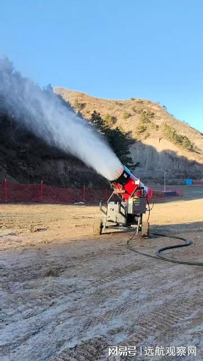 2025造雪机厂家哪家靠谱？冠梁机械50名员工团队(图3)