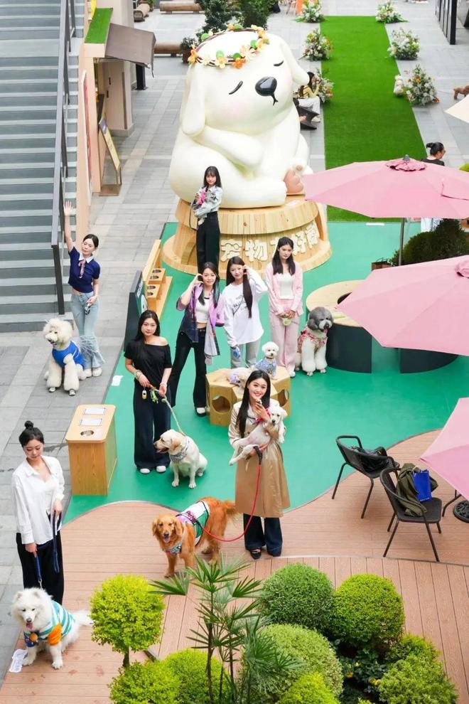 奥莱爆改大PK百联、砂之船、杉杉谁最卷？(图19)