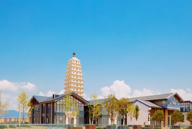 奥莱爆改大PK百联、砂之船、杉杉谁最卷？(图17)