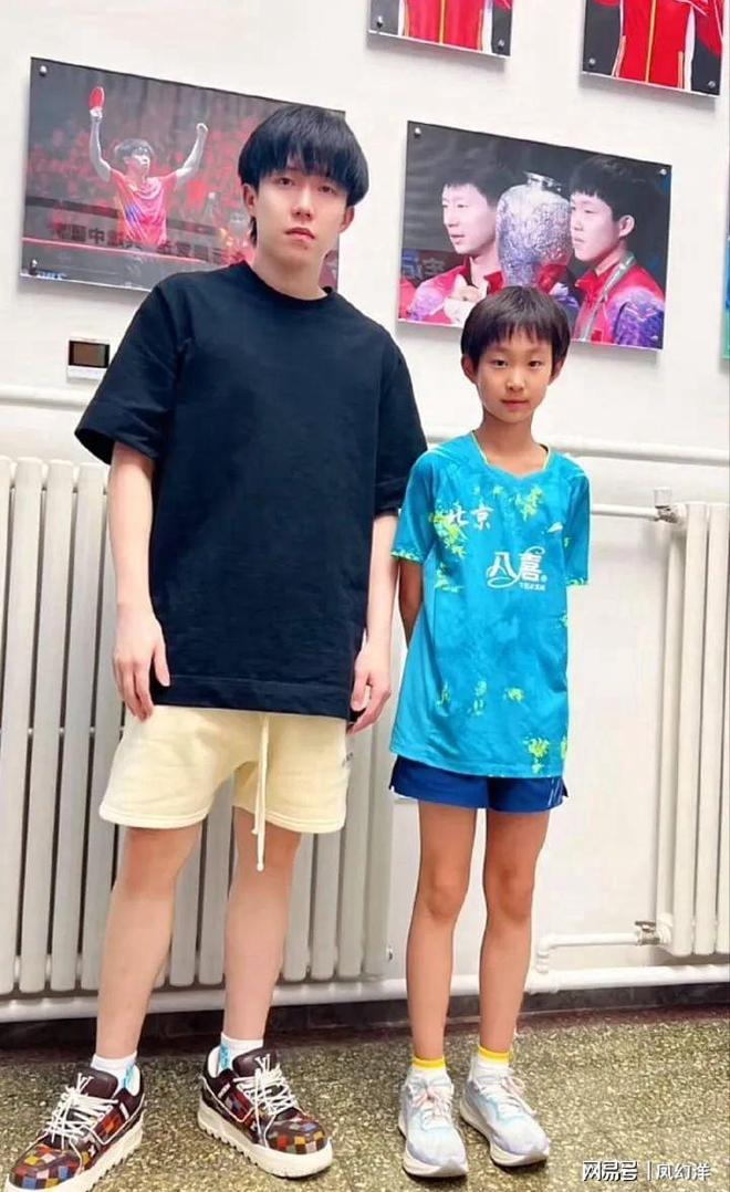 衣锦还乡！王楚钦端午节回母校先农坛丝毫不受绯闻影响(图1)