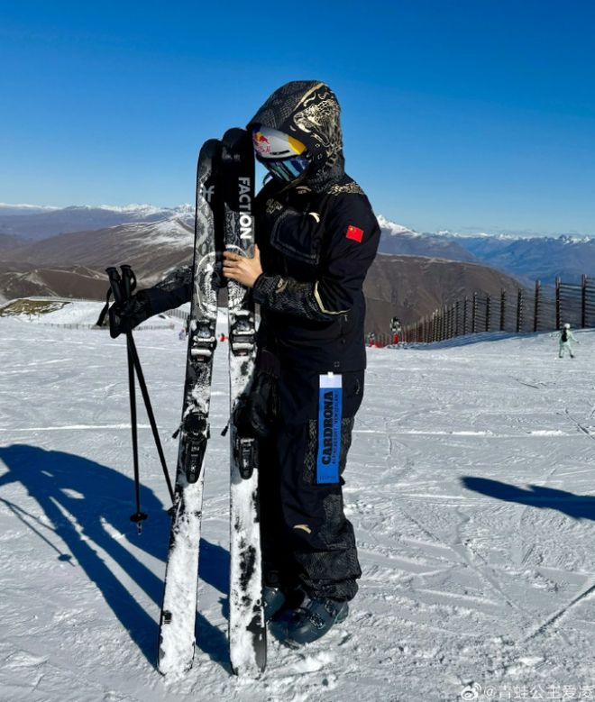 谷爱凌发文：因人为事故发生了非常可怕的意外不要在训练时找我录像合影(图2)