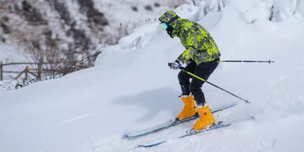 滑雪需要什么设备(图5)