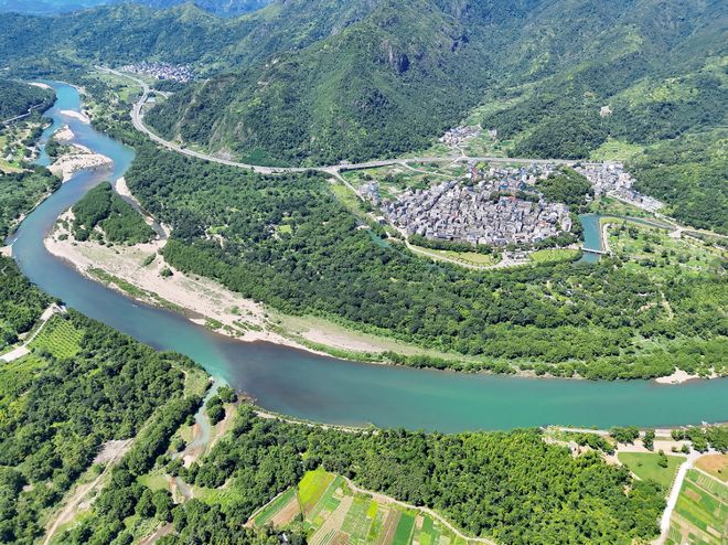 年轻人迷上桨板亮马河比北京的早高峰还“堵”(图9)