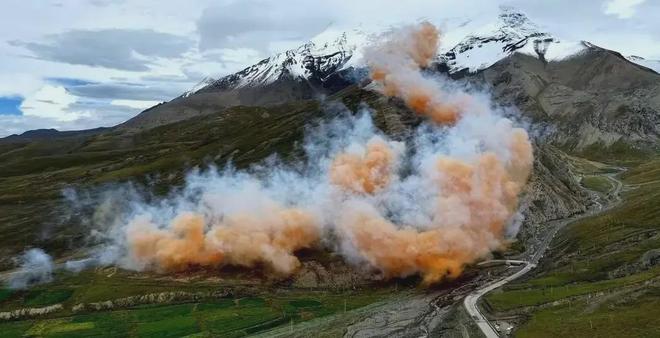 “始祖鸟”上热搜！揭秘安踏集团对外收购的若干品牌(图1)