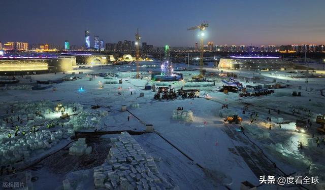 沸腾全网！哈尔滨冰雪大世界夜建名场面今年必火的冬日顶流(图4)