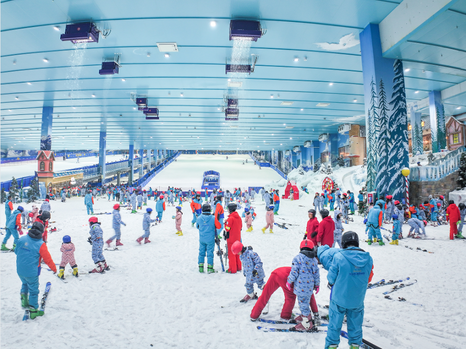 中国蓝观察丨让“家门口”也能玩雪！“缺雪”的浙江发力冰雪经济(图1)