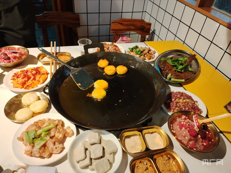 高质量发展看中国丨雪落北纬26度：解码南国冰雪城的破局与升华(图6)