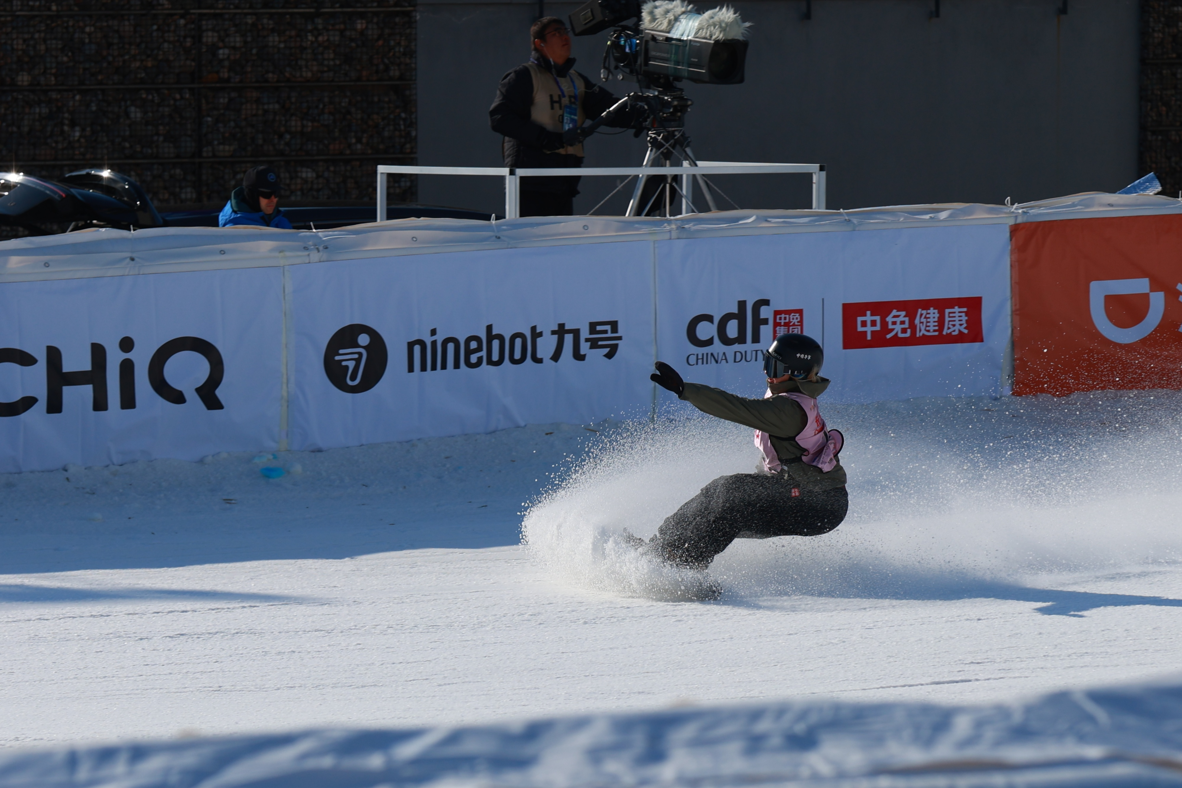 从城市通勤到冰雪赛场九号滑板车助力国际滑雪赛事高效运行(图7)