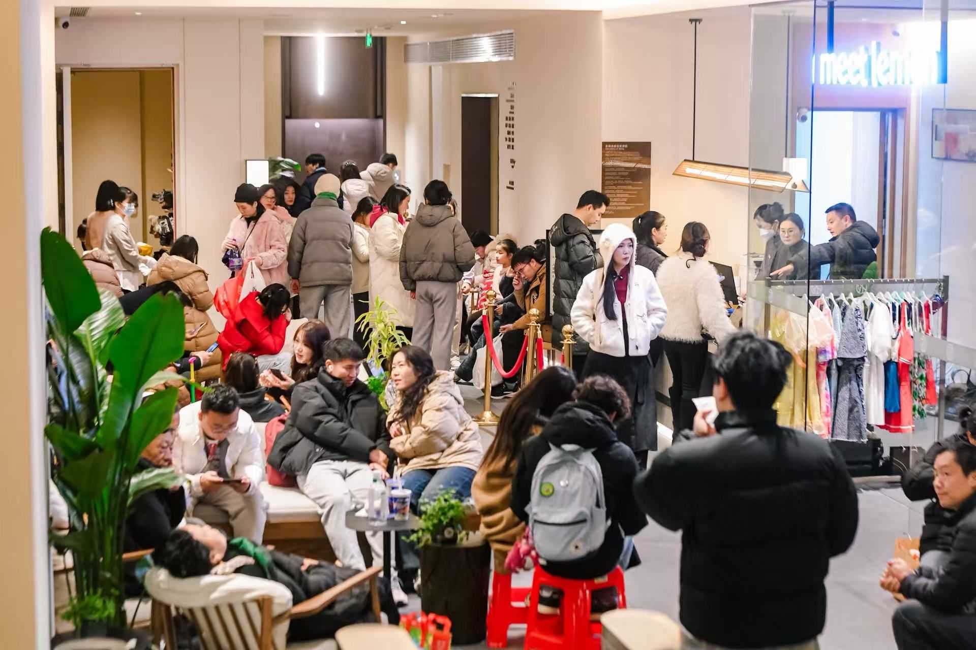 跨年光影、人造“朝阳”、冰雪奇缘火爆出圈武汉元旦旅游订单量同比增84%(图4)