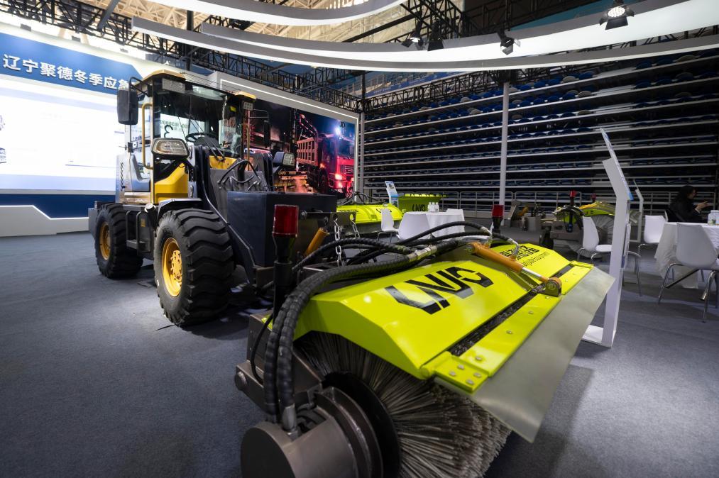 从哈尔滨冰博会看冰雪装备新趋势(图2)