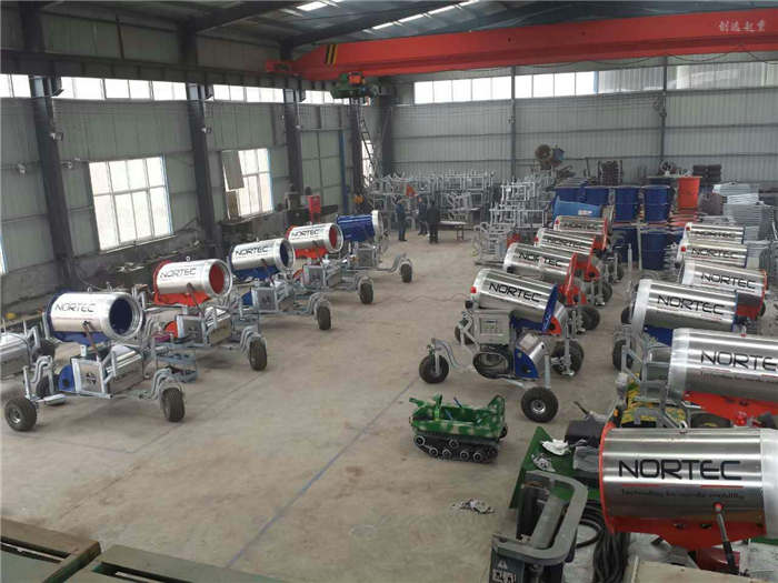 国产小型造雪机卖价滑雪场设备厂家(图1)