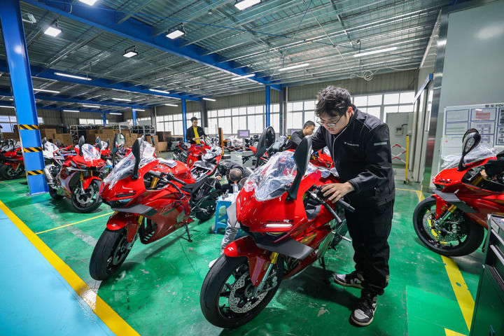 重庆“雨林生态”助“燃”张雪机车创新锻造“硬核”实力(图6)